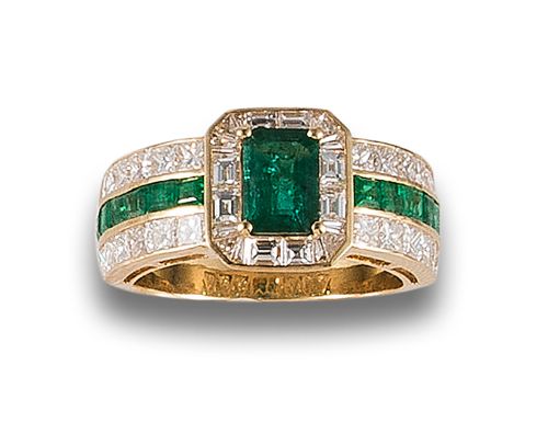 EMERALDS AND DIAMOND RING, IN YELLOW GOLD