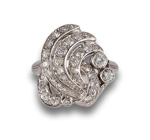 ANTIQUE STYLE DIAMONDS RING IN WHITE GOLD