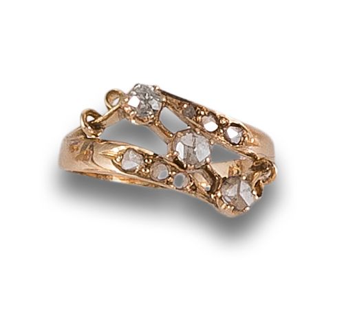 ANTIQUE DIAMOND RING IN YELLOW GOLD