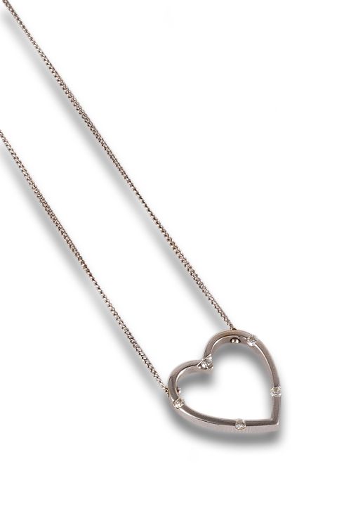 HEART PENDANT WITH DIAMOND AND WHITE GOLD WITH CHAIN