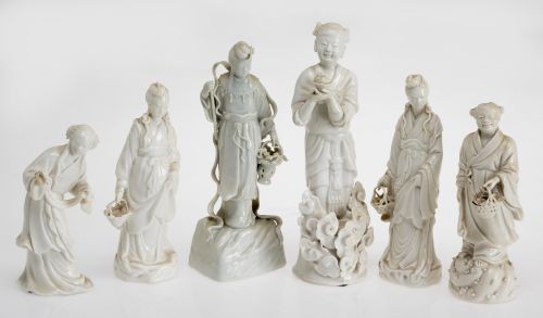 Seis figuras de porcelana esmaltada en su color, China, S.