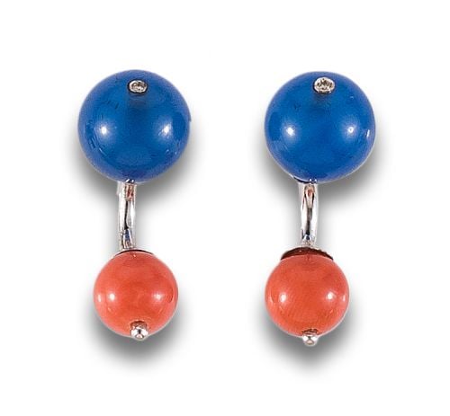 CORAL AND AGATE DOUBLE CUFFLINKS, IN WHITE GOLD