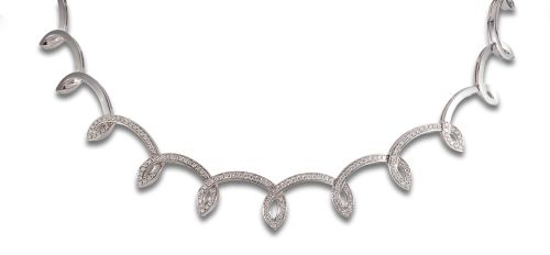 NECKLACE IN WHITE GOLD AND DIAMONDS