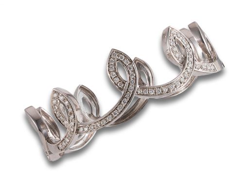 WHITE GOLD AND DIAMONDS BRACELET