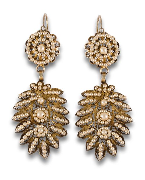 POPULAR LONG EARRINGS IN GOLD PLATED SILVER AND SIMILAR PEA