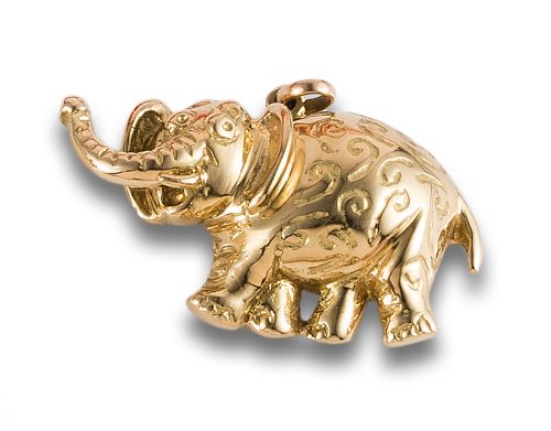 ELEPHANT PENDANT IN YELLOW GOLD