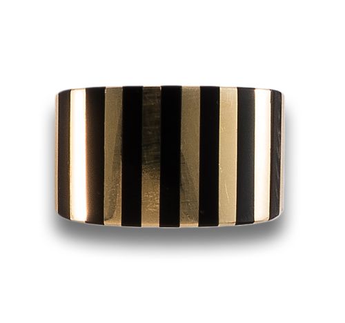 BOMBE RING IN YELLOW GOLD AND ENAMEL