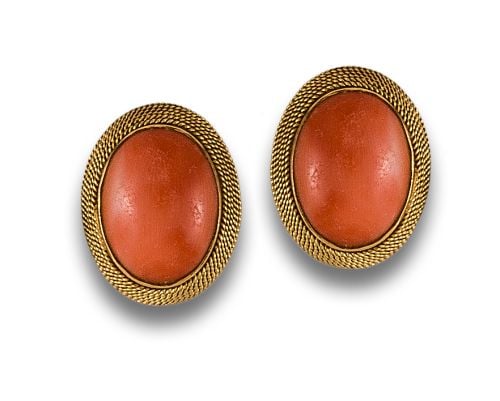 EARRINGS, 1970s, IN CORAL AND YELLOW GOLD