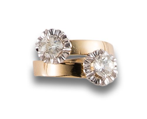 BYPASS RING IN GOLD WITH DIAMONDS