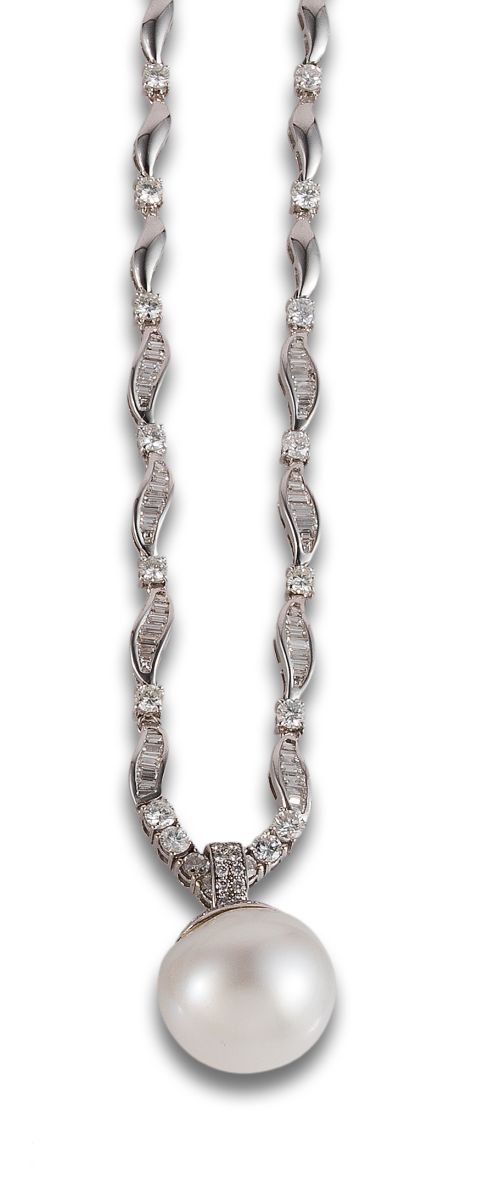 WHITE GOLD NECKLACE WITH DIAMONDS AND AUSTRALIAN PEARL