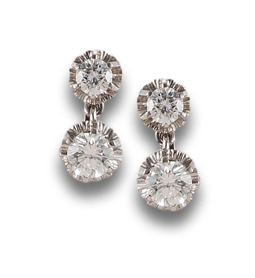 BYPASS DIAMOND EARRINGS IN WHITE GOLD