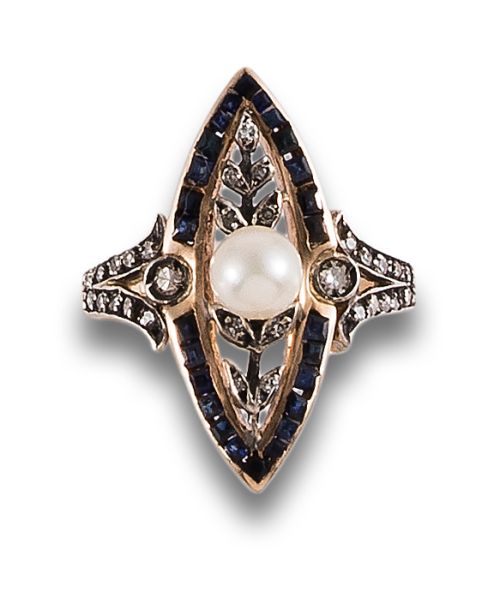 COCKTAIL RING, ANTIQUE STYLE, WITH DIAMONDS, SAPPHIRE AND P