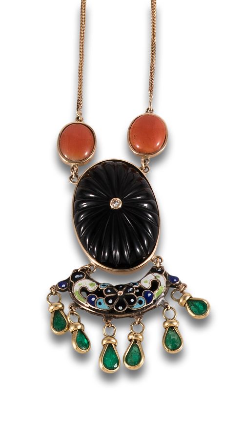 ANTIQUE STYLE PENDANT, MADE OF ONYX, CORAL, EMERALDS, DIAMO