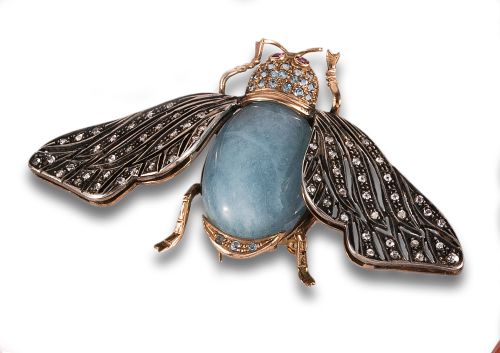 FLY BROOCH, ANTIQUE STYLE OF DIAMONDS AND AQUAMARINES, EMN