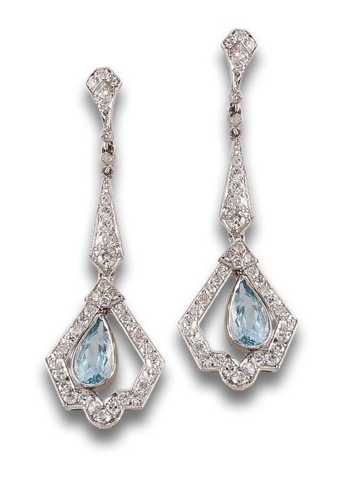 ART DECO STYLE EARRINGS IN PLATINUM WITH DIAMONDS AND AQUAM