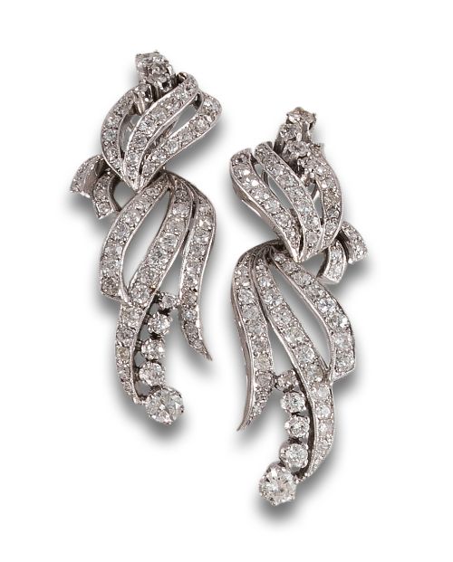 1950s EARRINGS IN PLATINUM AND DIAMONDS