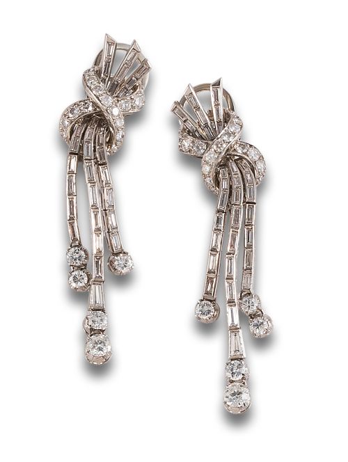 1950s EARRINGS IN PLATINUM AND DIAMONDS