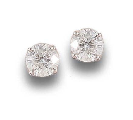 PENDIENTES DORMILONAS DE DIAMANTES, EN ORO BLANCO