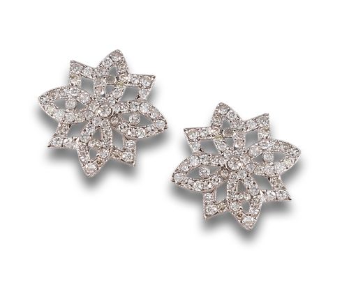 PENDIENTES FLORES CALADAS, ESTILO AÑOS 50, DE DIAMANTES, EN