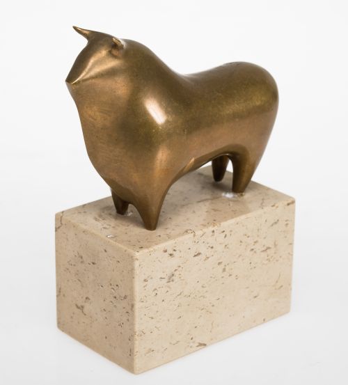 TERESA  EGUIBAR, "Toro", Bronce sobre base de mármol 