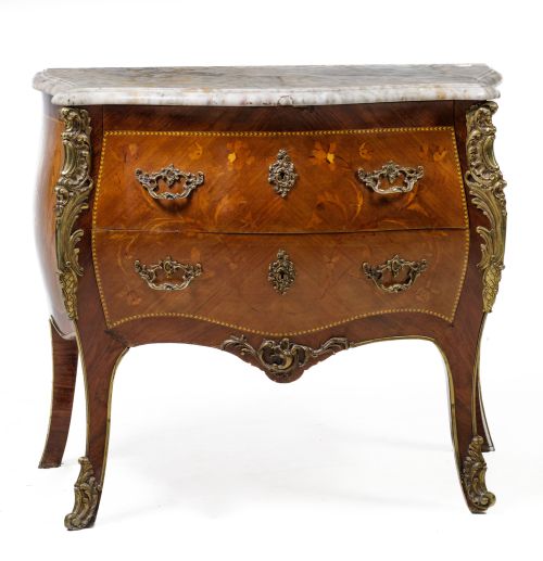 Louis XV style chest of drawers, 20th century