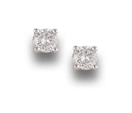 PENDIENTES DORMILONAS DE DIAMANTES, EN ORO BLANCO