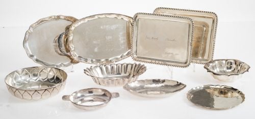 Lot consisting of several silver centrepieces and trays, di