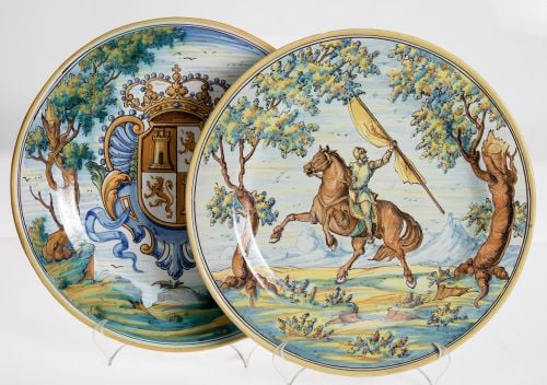 Two enamelled earthenware plates, Ruiz de Luna, Talavera de