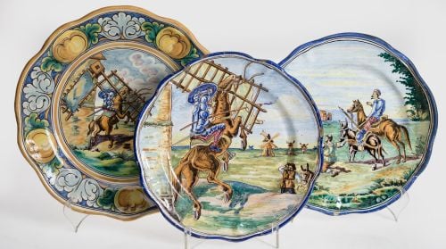 Three Niveiro glazed earthenware plates, Talavera de la Rei