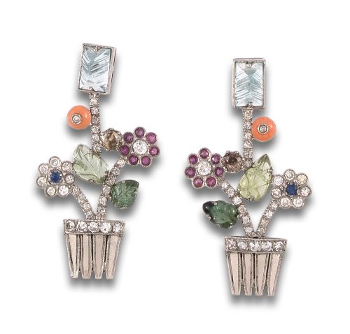 PENDIENTES EN PLATINO EN FORMA DE CESTA DE FLORES