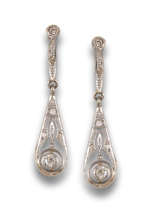 LONG, ANTIQUE STYLE DIAMOND EARRINGS IN GOLD AND PLATINUM