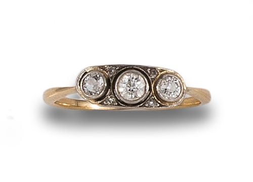 ART DECO DIAMOND RING IN YELLOW GOLD AND PLATINUM FACING