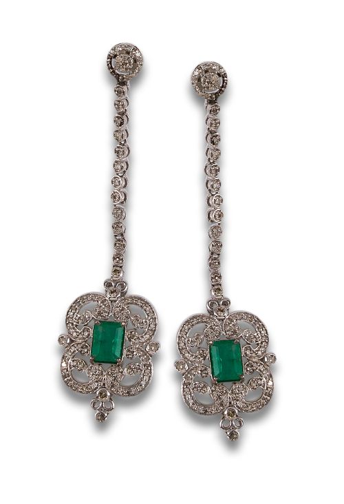 LONG EARRINGS, ANTIQUE STYLE OF DIAMONDS AND EMERALDS, IN S