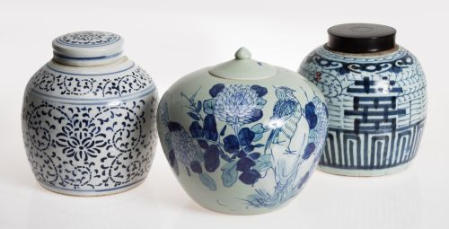 Lot of three oriental porcelain jars, 20th century