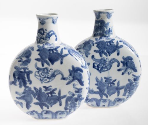 Pair of canteens in Chinese porcelain glazed and enamelled