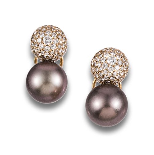 DIAMOND AND TAHITI PEARL EARRINGS IN YELLOW GOLD