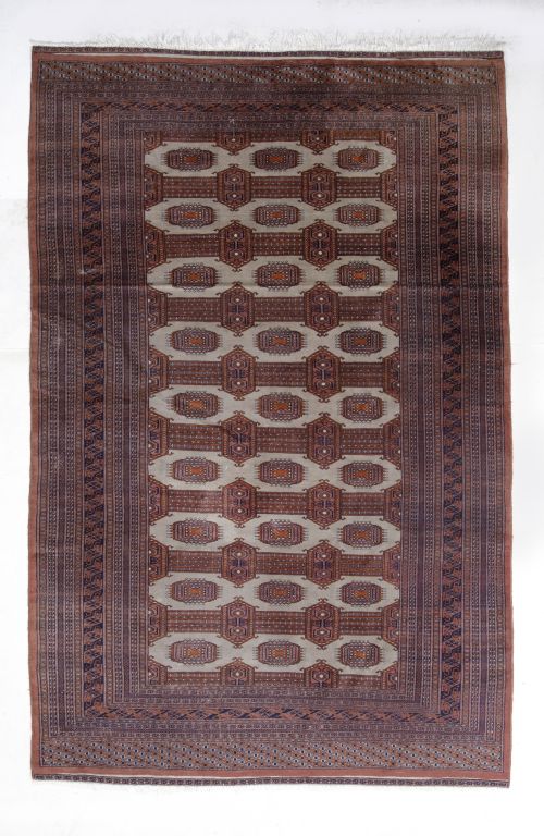 Bokara hand-knotted wool rug, 20th century