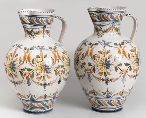 Pair of earthenware jugs, from Cal Barreira, Puente del Arz