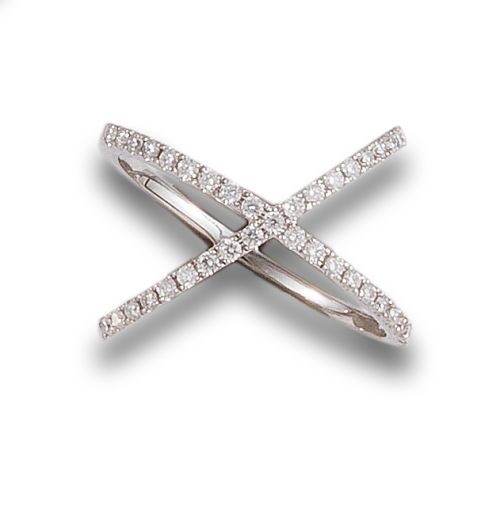 DIAMONDS AND WHITE GOLD RING WITH A CROSS RING