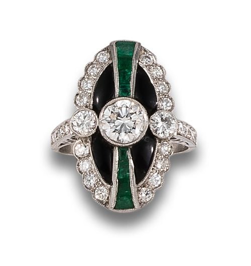 ART DECO STYLE COCKTAIL RING WITH DIAMONDS, EMERALDS AND ON