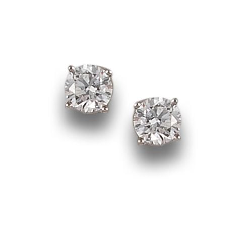 PENDIENTES DORMILONAS DE DIAMANTES, EN ORO BLANCO