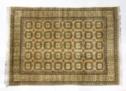 Hand-knotted wool rug following oriental models, Spain, 20t