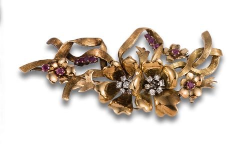 GOLD BROOCH WITH DIAMONDS AND RUBIES