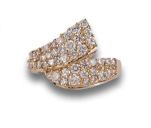 DIAMOND BOW RING, IN YELLOW GOLD