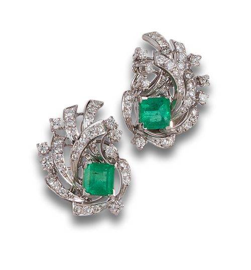 1960s DIAMONDS AND EMERALDS EARRINGS IN WHITE GOLD