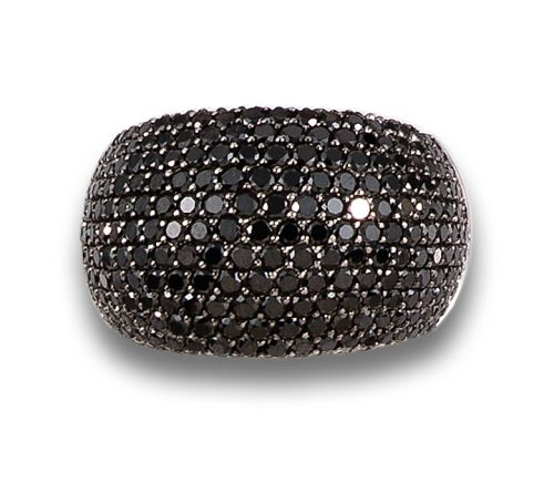 BOMBÉ RING WITH BLACK DIAMONDS AND WHITE GOLD