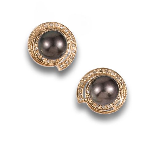 GOLD EARRINGS WITH PEARLS AND DIAMONDS