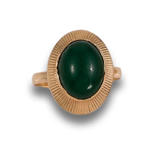 GOLD AND CHRYSOPRASE RING