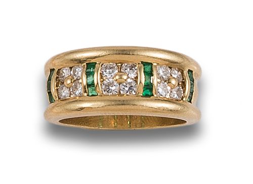 80&#39;S GOLD RING WITH DIAMONDS AND EMERALDS