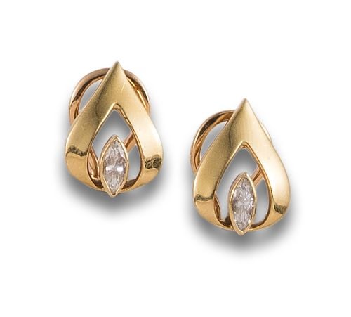 PENDIENTES EN ORO Y DIAMANTES